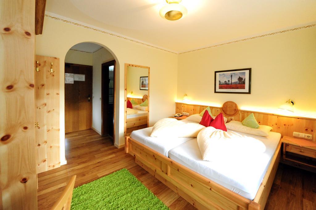Ski In Ski Out Hotel Unterellmau Σάαλμπαχ-Χίντεργκλεμ Εξωτερικό φωτογραφία