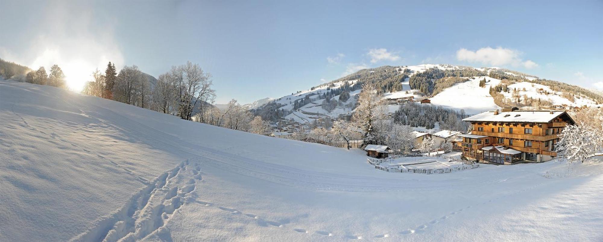 Ski In Ski Out Hotel Unterellmau Σάαλμπαχ-Χίντεργκλεμ Εξωτερικό φωτογραφία