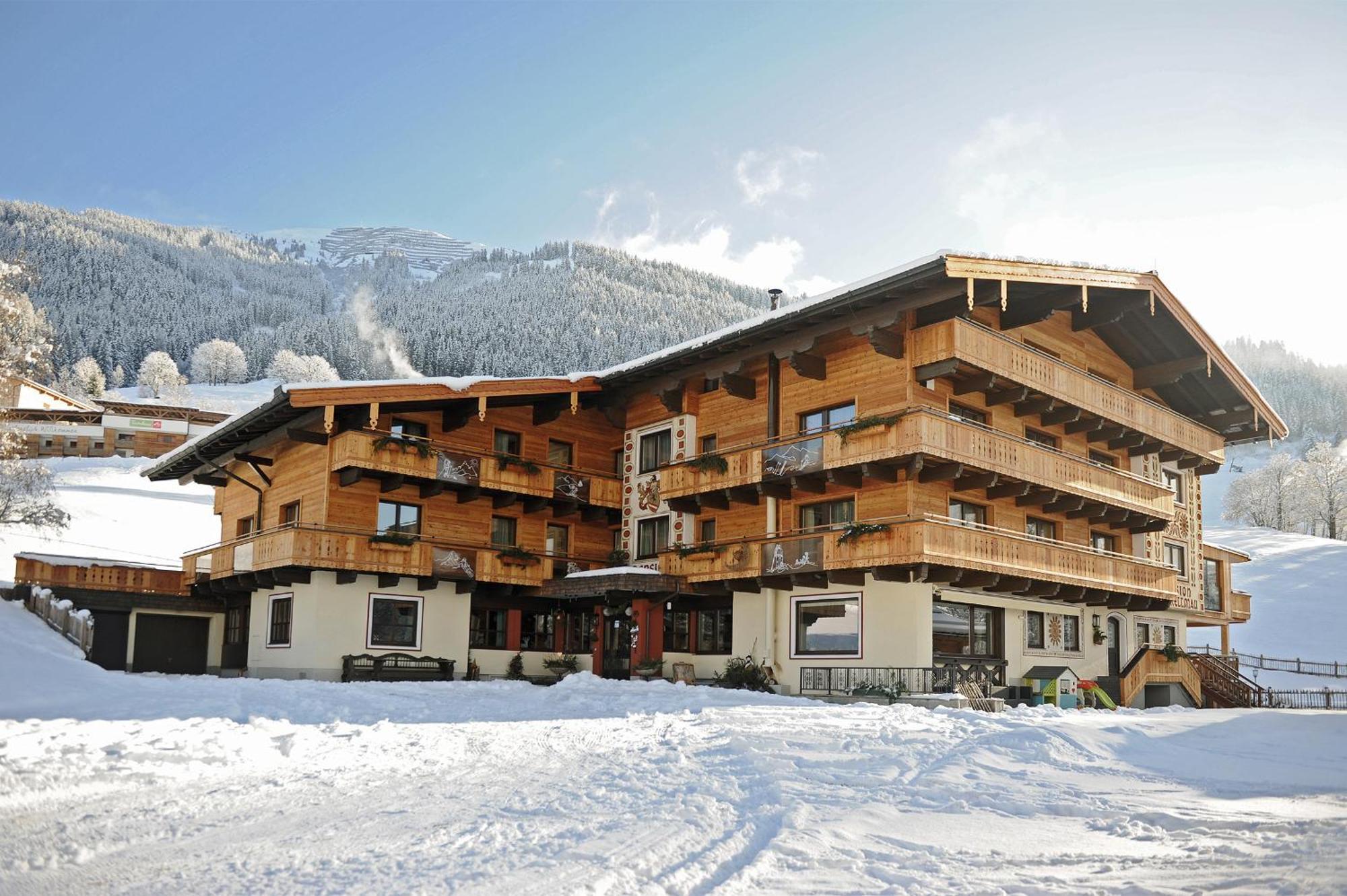 Ski In Ski Out Hotel Unterellmau Σάαλμπαχ-Χίντεργκλεμ Εξωτερικό φωτογραφία