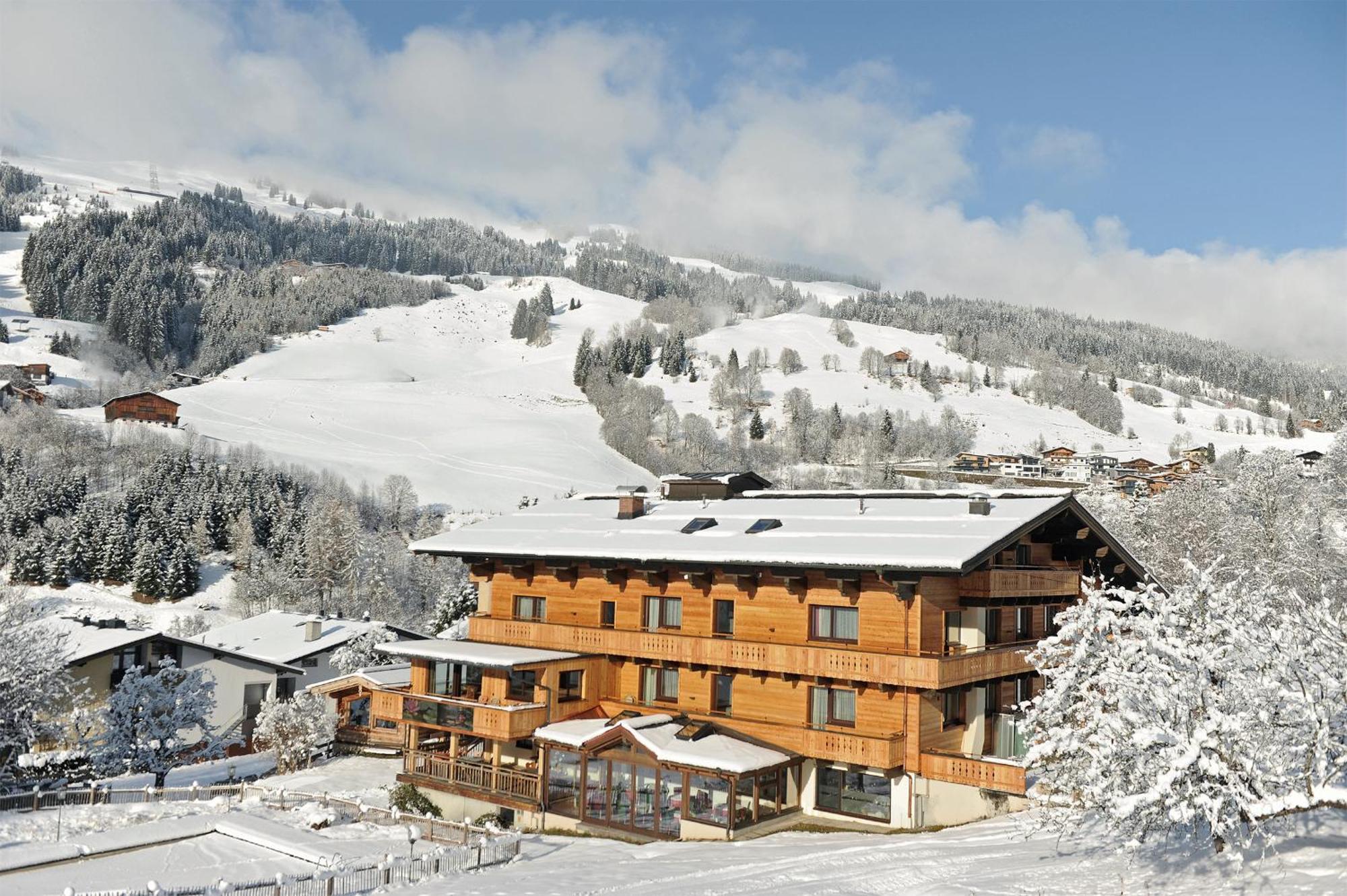Ski In Ski Out Hotel Unterellmau Σάαλμπαχ-Χίντεργκλεμ Εξωτερικό φωτογραφία