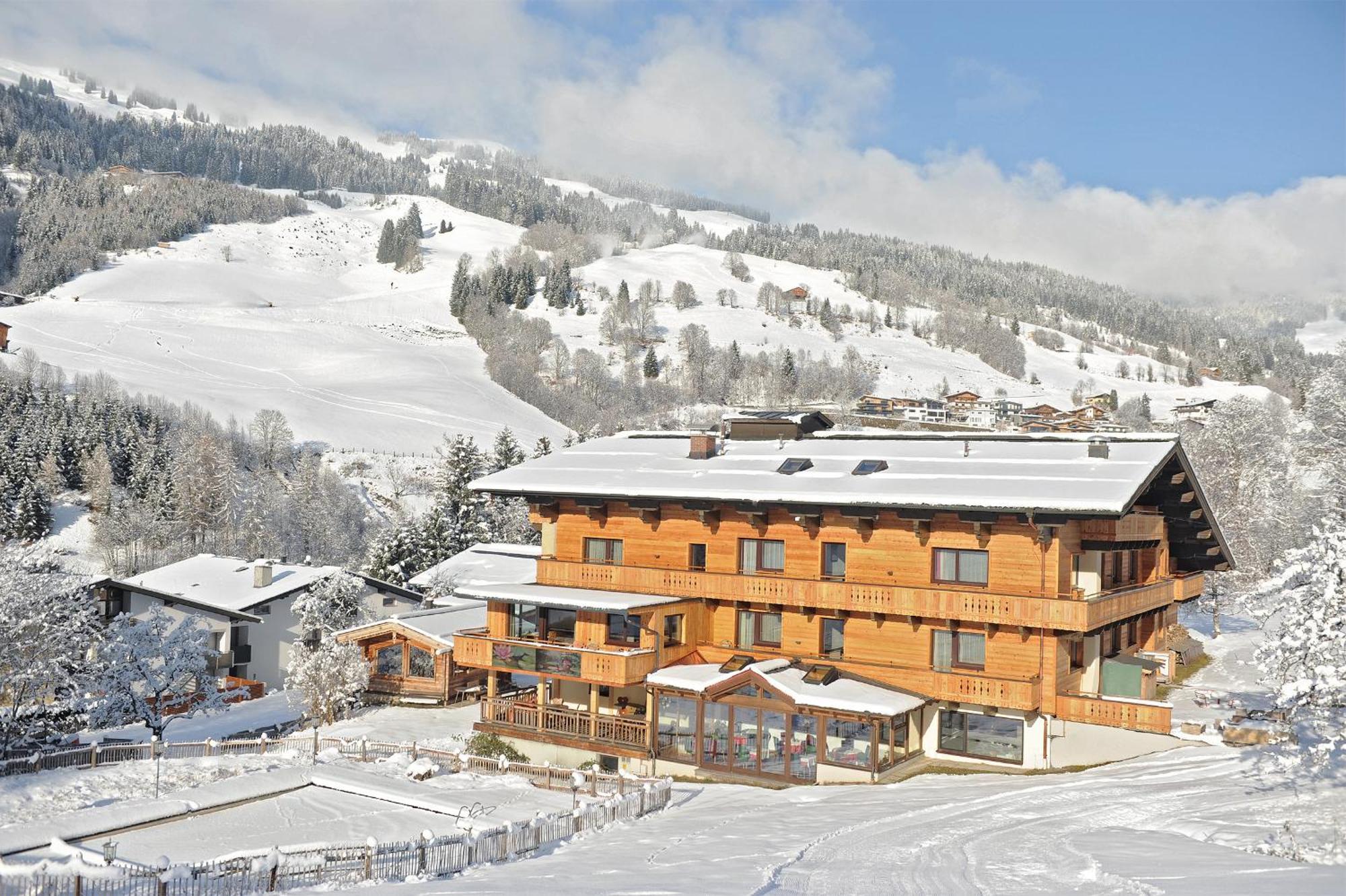 Ski In Ski Out Hotel Unterellmau Σάαλμπαχ-Χίντεργκλεμ Εξωτερικό φωτογραφία