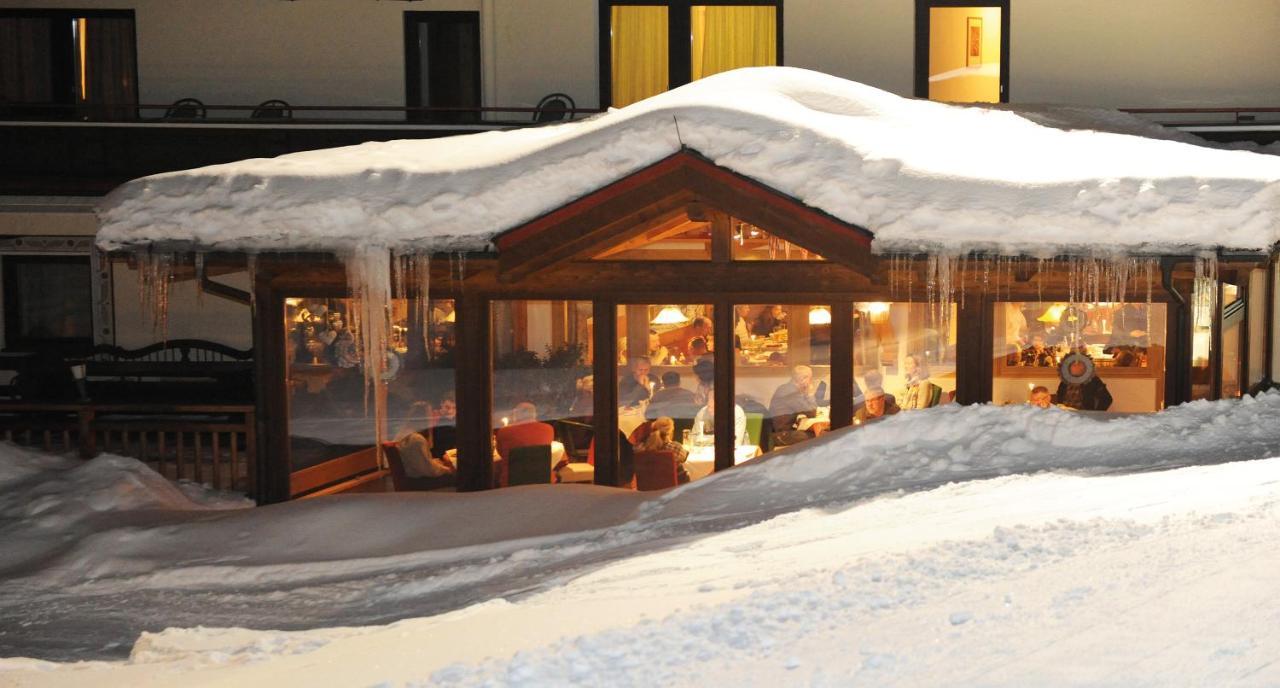 Ski In Ski Out Hotel Unterellmau Σάαλμπαχ-Χίντεργκλεμ Εξωτερικό φωτογραφία
