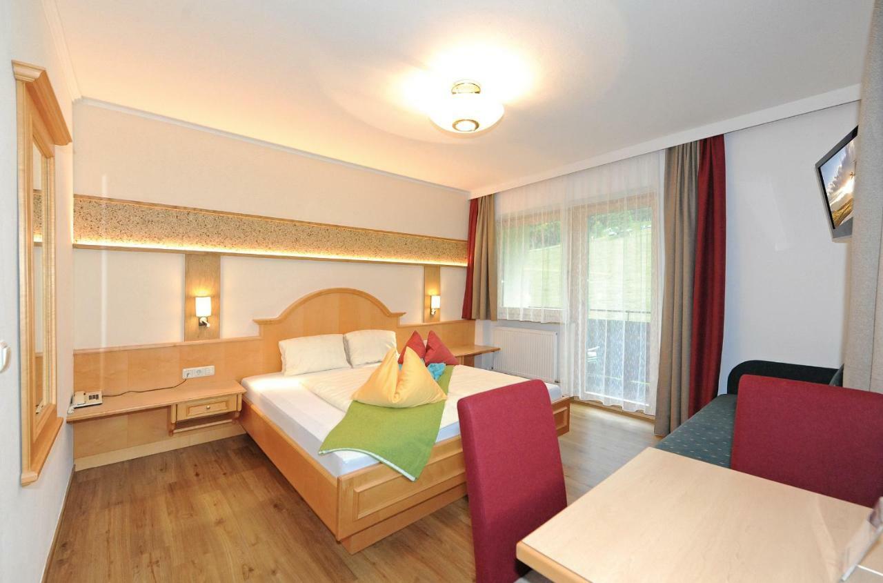 Ski In Ski Out Hotel Unterellmau Σάαλμπαχ-Χίντεργκλεμ Εξωτερικό φωτογραφία